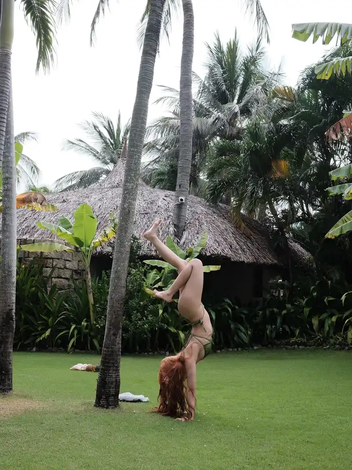 Ngắm hình Dương Mỹ Diện nude thu hút mọi ánh nhìn