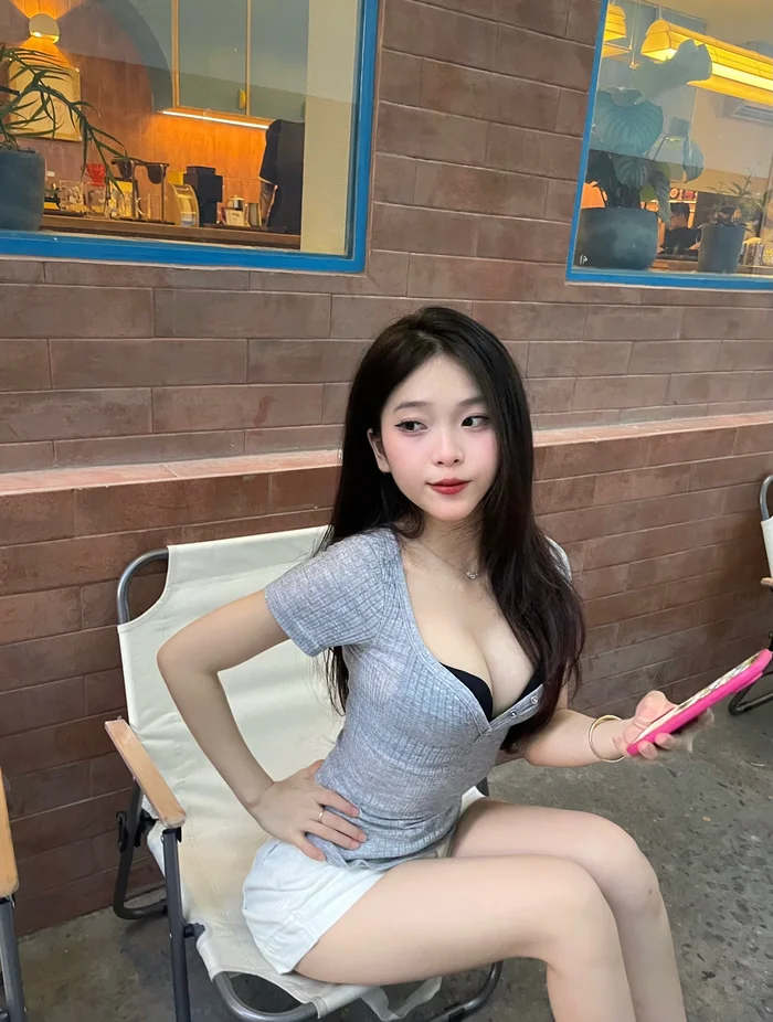 Album ảnh gái xinh khoe bưởi làm người xem không rời mắt