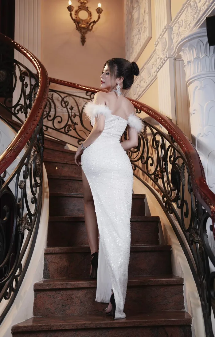 Hình ảnh Reency Ngô sexy lan tỏa thần thái trưởng thành