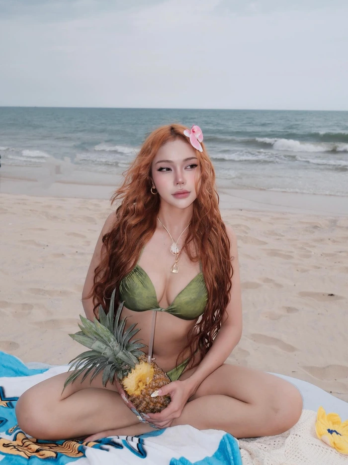 Xem hình ảnh Dương Mỹ Diện nude đẹp nổi bật và gợi cảm