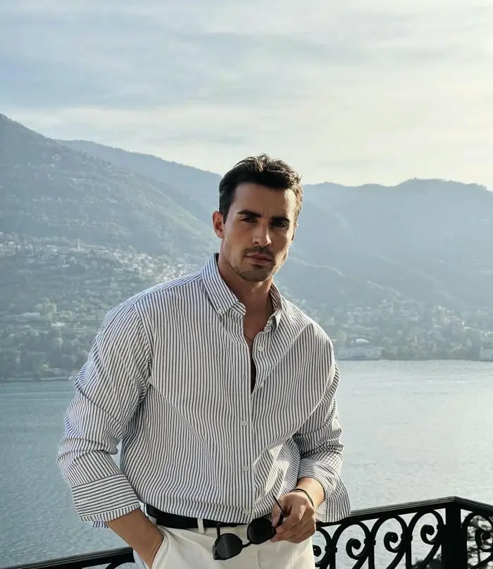 Ảnh trai đẹp ấn độ phong thái lịch lãm bên hồ nước thơ mộng Ảnh trai đẹp ấn độ phong thái lịch lãm bên hồ nước thơ mộng