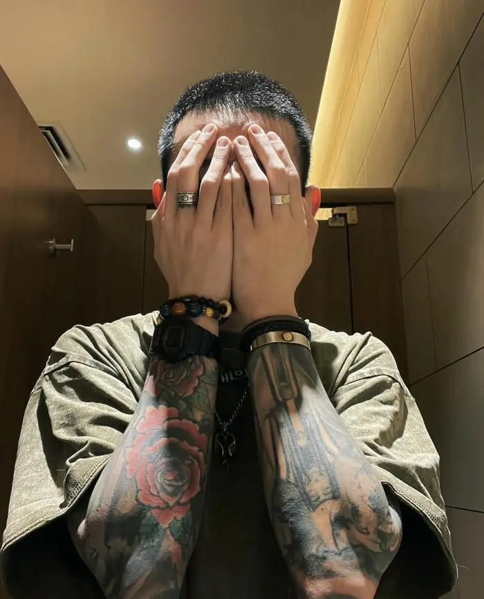 Ảnh trai đẹp xăm trổ phong cách hình mẫu nam giới cuốn hút mạnh mẽ Ảnh trai đẹp xăm trổ phong cách hình mẫu nam giới cuốn hút mạnh mẽ