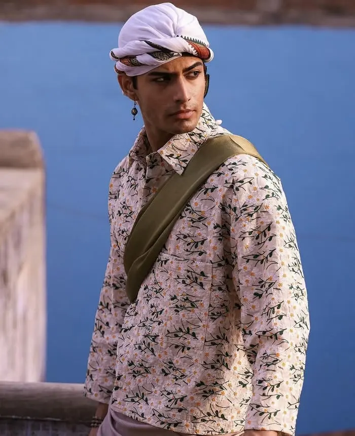 Chàng trai ấn độ điển trai phong thái lịch lãm mỹ nam ấn tượng Chàng trai ấn độ điển trai phong thái lịch lãm mỹ nam ấn tượng