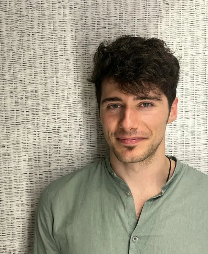 Chàng trai ấn độ điển trai với vẻ ngoài lôi cuốn mỹ nam ấn tượng Chàng trai ấn độ điển trai với vẻ ngoài lôi cuốn mỹ nam ấn tượng