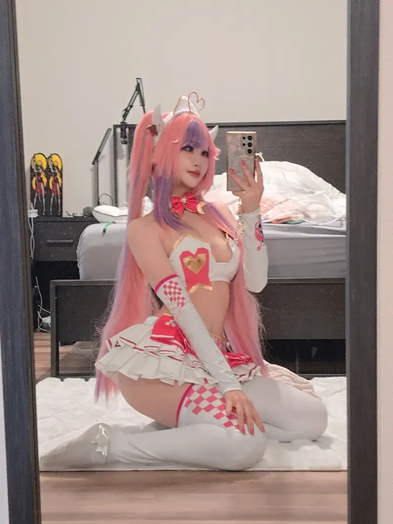 Cosplay anime dâm quỳ lộ lồn hồng múp Cosplay anime dâm quỳ lộ lồn hồng múp