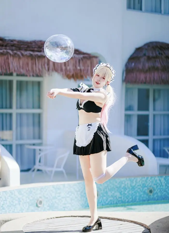 Cosplay bikini gợi cảm trang phục maid quyến rũ bên bể bơi Cosplay bikini gợi cảm trang phục maid quyến rũ bên bể bơi