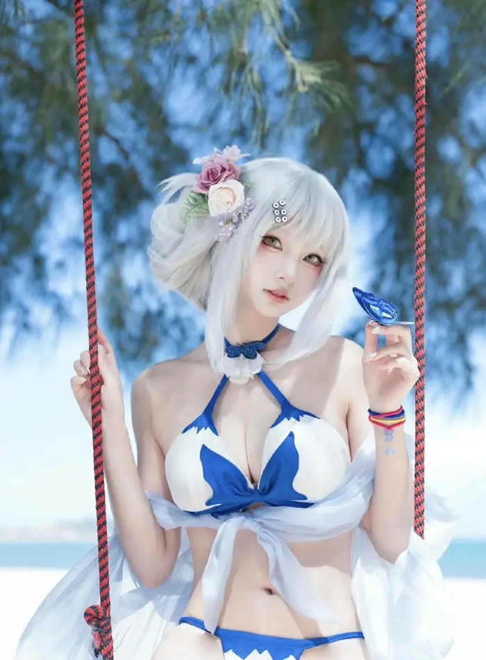 Cosplay bikini gợi cảm với tạo hình nhân vật xinh đẹp trên xích đu Cosplay bikini gợi cảm với tạo hình nhân vật xinh đẹp trên xích đu