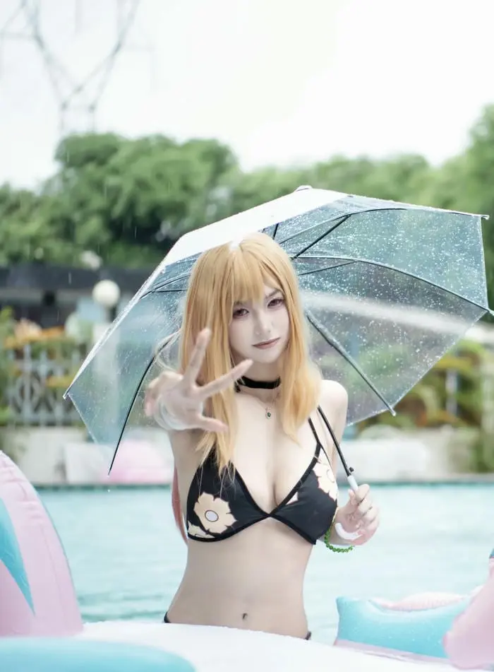 Cosplay bikini gợi cảm với trang phục áo tắm quyến rũ Cosplay bikini gợi cảm với trang phục áo tắm quyến rũ