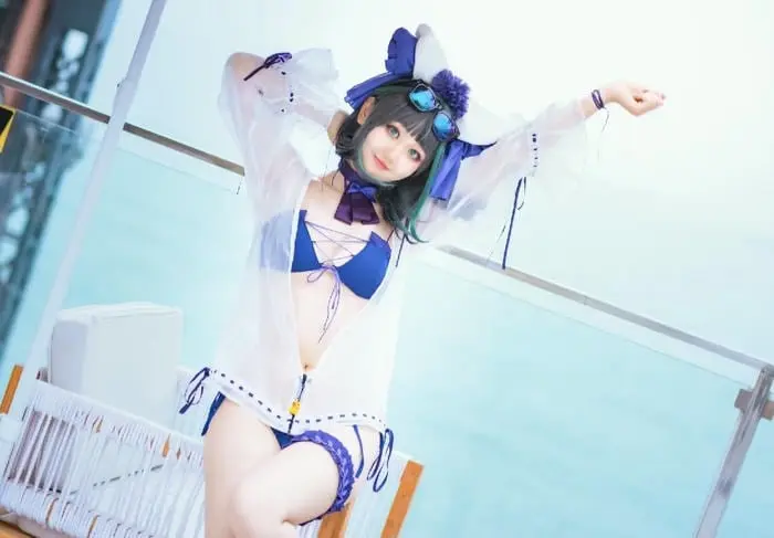 Cosplay bikini quyến rũ tạo dáng gợi cảm với trang phục hai mảnh tinh tế Cosplay bikini quyến rũ tạo dáng gợi cảm với trang phục hai mảnh tinh tế