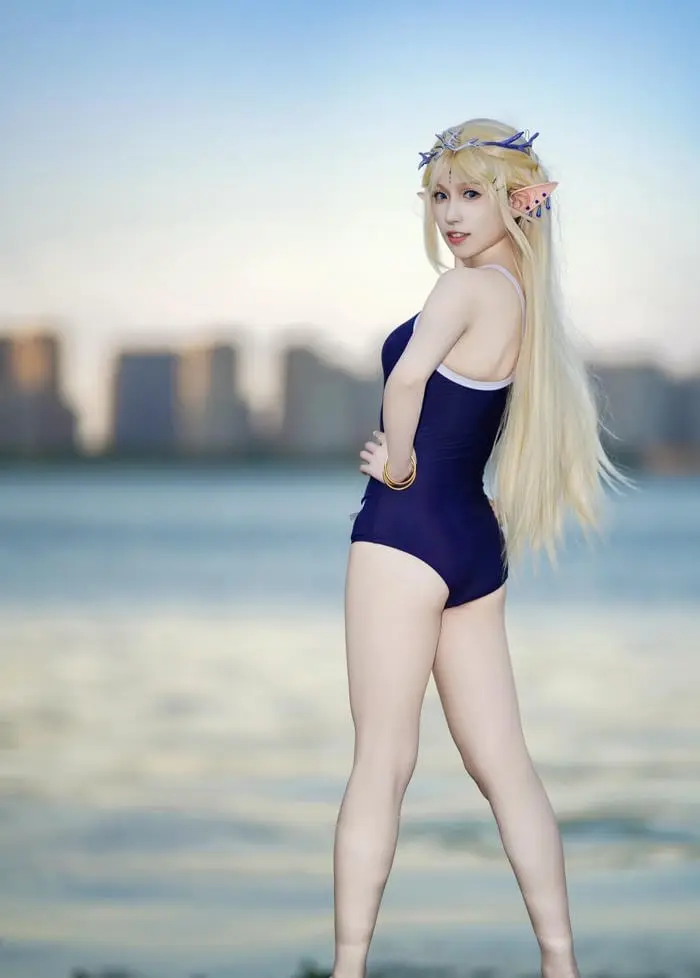 Cosplay bikini quyến rũ với tạo hình tiên nữ xinh đẹp ngoài bãi biển Cosplay bikini quyến rũ với tạo hình tiên nữ xinh đẹp ngoài bãi biển