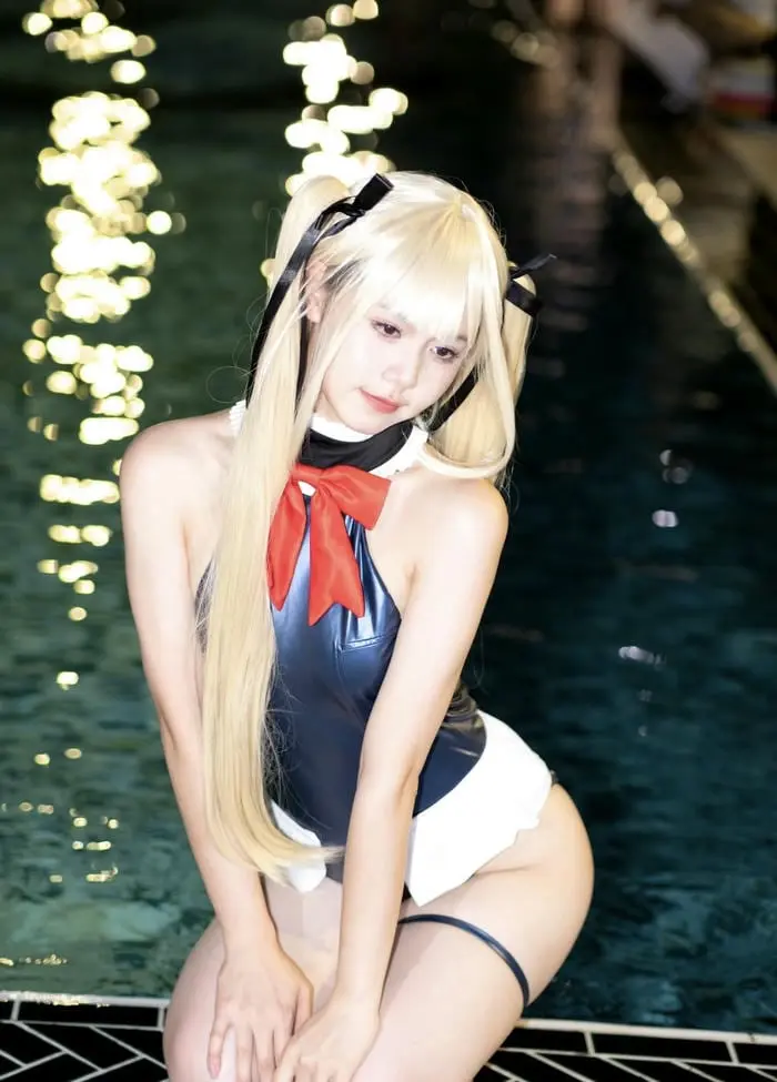 Cosplay bikini quyến rũ với trang phục tắm gợi cảm Cosplay bikini quyến rũ với trang phục tắm gợi cảm