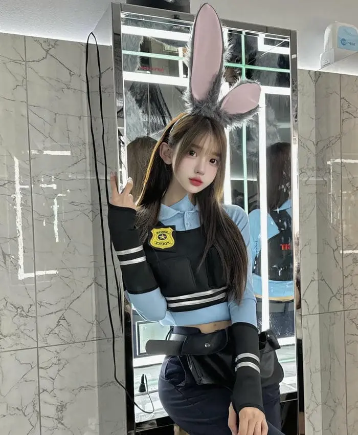 Cosplay cute dễ thương với trang phục thỏ cảnh sát xinh xắn Cosplay cute dễ thương với trang phục thỏ cảnh sát xinh xắn