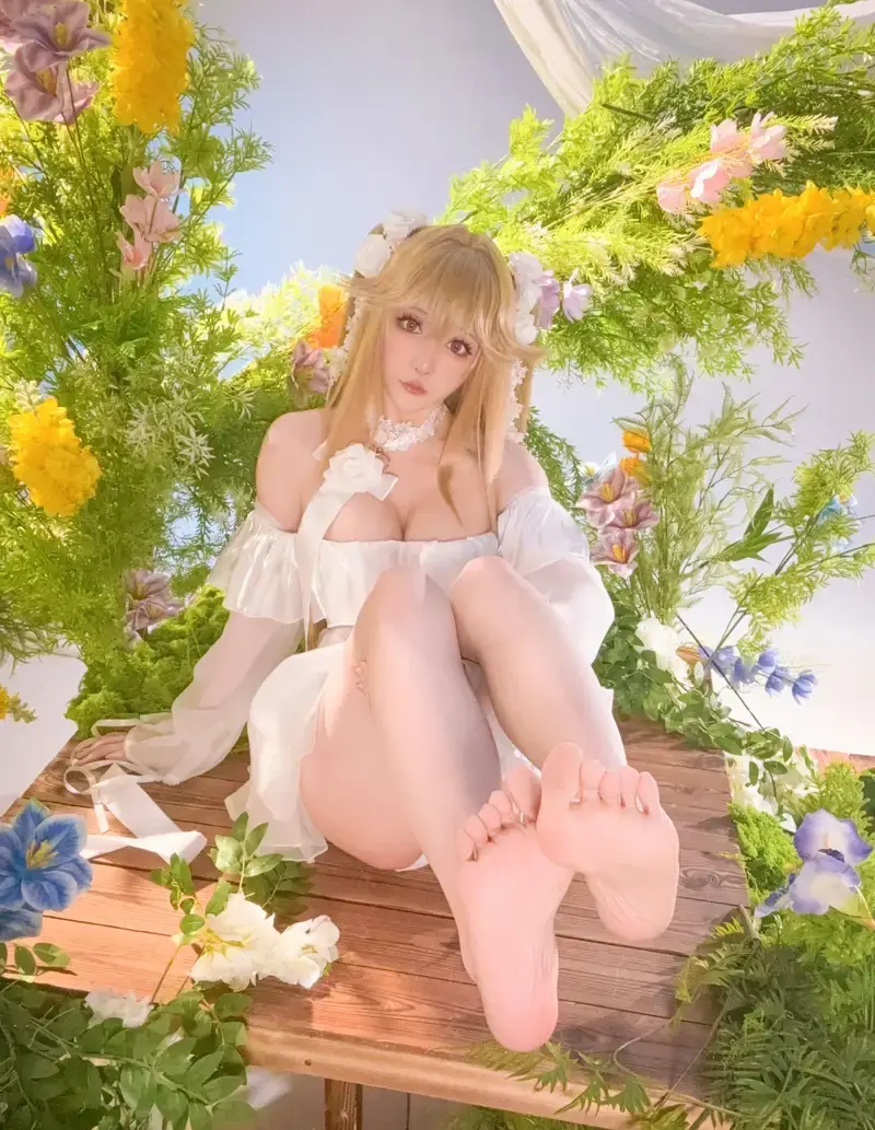 Cosplay dâm banh lồn khoe chân ướt át Cosplay dâm banh lồn khoe chân ướt át