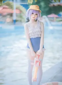Cosplay dễ thương vẻ đẹp ngọt ngào trong bộ đồ bơi tinh nghịch