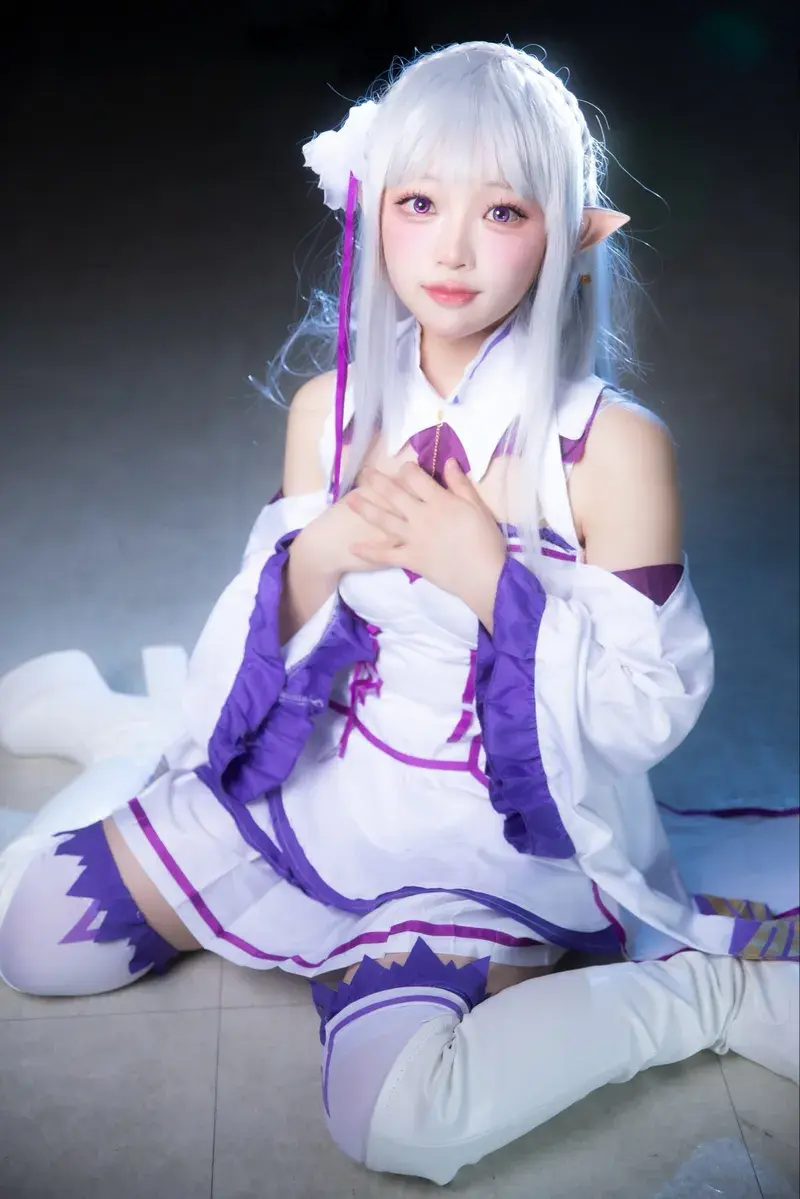 Cosplay elf dâm quỳ xin đụ lồn ướt Cosplay elf dâm quỳ xin đụ lồn ướt