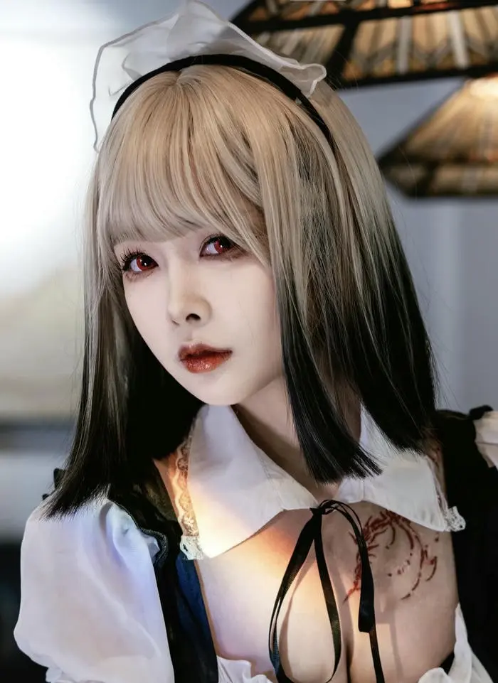 Cosplay hầu gái xinh đẹp hóa thân gợi cảm trong trang phục quyến rũ Cosplay hầu gái xinh đẹp hóa thân gợi cảm trong trang phục quyến rũ