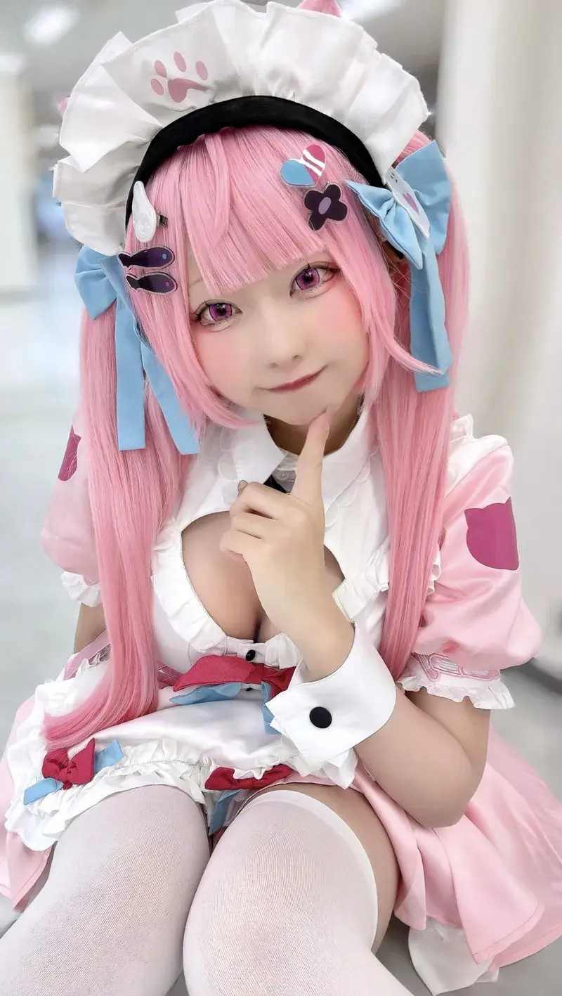 Cosplay maid mèo hồng vú bự lồn ướt Cosplay maid mèo hồng vú bự lồn ướt