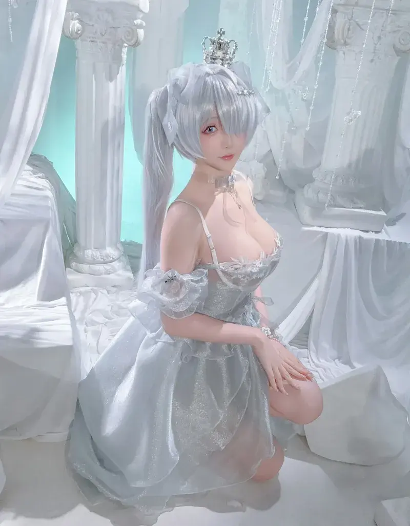 Cosplay nữ vương dâm lồn ướt vú bự quỳ liếm Cosplay nữ vương dâm lồn ướt vú bự quỳ liếm