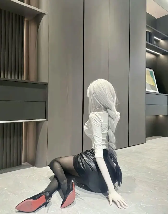 Cosplay thư kí gợi cảm diện mạo nóng bỏng đầy quyến rũ Cosplay thư kí gợi cảm diện mạo nóng bỏng đầy quyến rũ