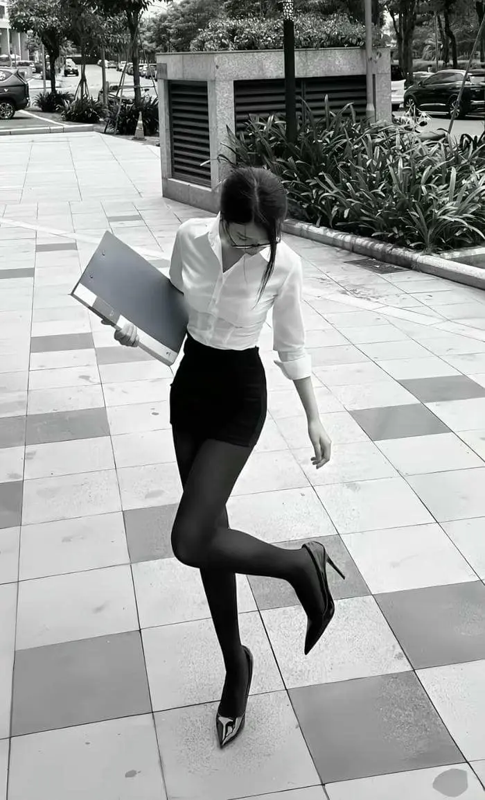 Cosplay thư kí gợi cảm diện mạo văn phòng quyến rũ hiện đại Cosplay thư kí gợi cảm diện mạo văn phòng quyến rũ hiện đại