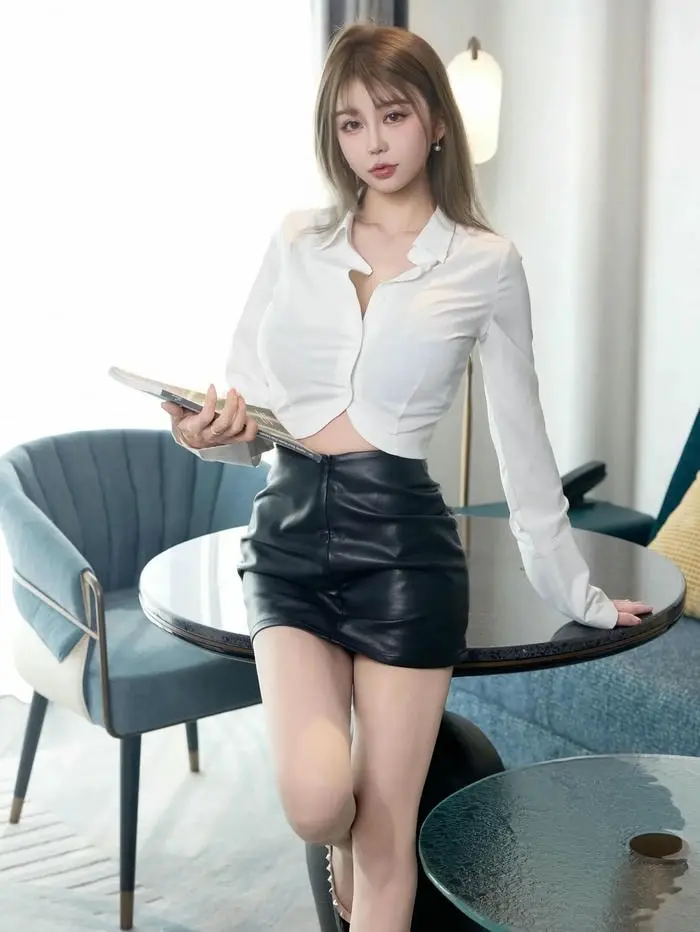 Cosplay thư kí quyến rũ vẻ đẹp gợi cảm trong bộ cánh công sở táo bạo Cosplay thư kí quyến rũ vẻ đẹp gợi cảm trong bộ cánh công sở táo bạo