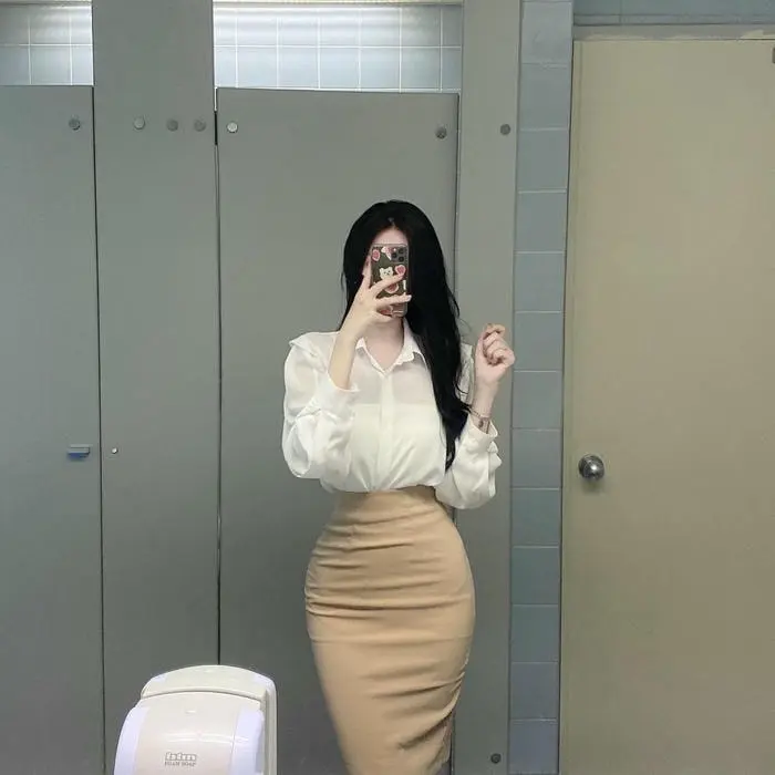 Cosplay thư kí quyến rũ vẻ đẹp gợi cảm trong bộ cánh công sở Cosplay thư kí quyến rũ vẻ đẹp gợi cảm trong bộ cánh công sở