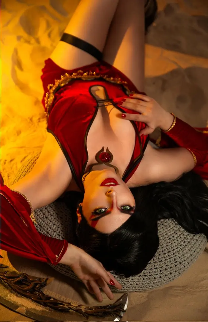 Cosplay vú bự ưỡn ngực dâm dục trên cát nóng Cosplay vú bự ưỡn ngực dâm dục trên cát nóng
