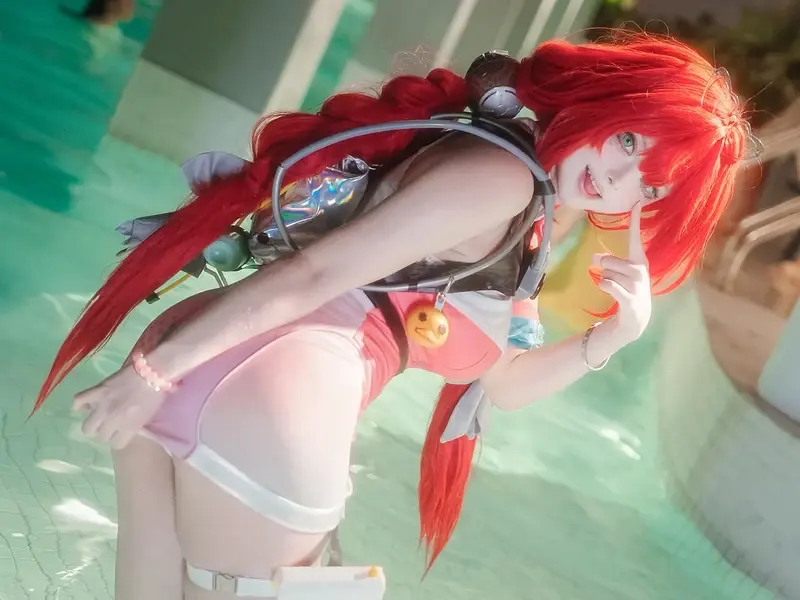Em cosplay anime lồn hồng dâm đãng bên hồ bơi Em cosplay anime lồn hồng dâm đãng bên hồ bơi