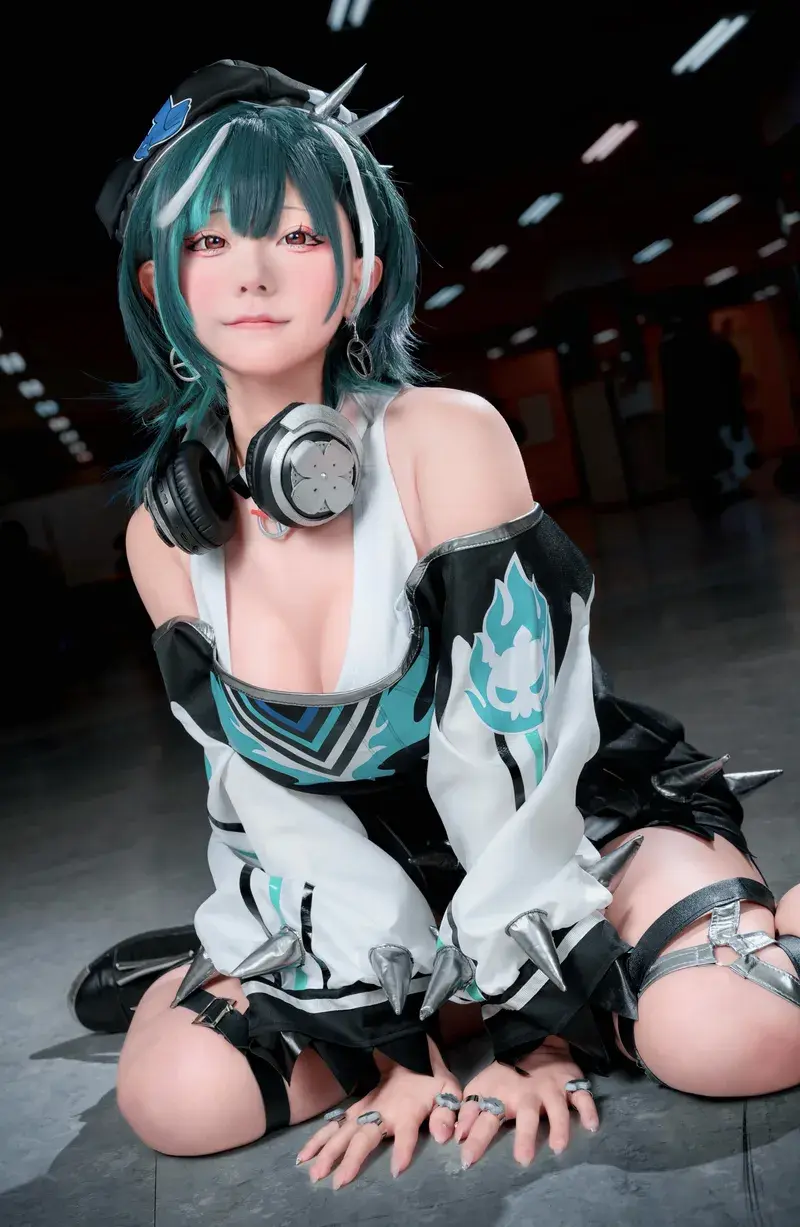 Em cosplay anime vú bự quỳ dập lồn ướt Em cosplay anime vú bự quỳ dập lồn ướt