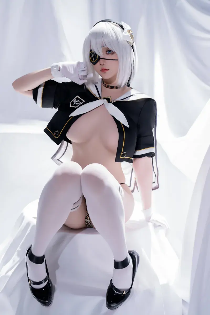 Em cosplay dâm lộ vú há lồn báo Em cosplay dâm lộ vú há lồn báo