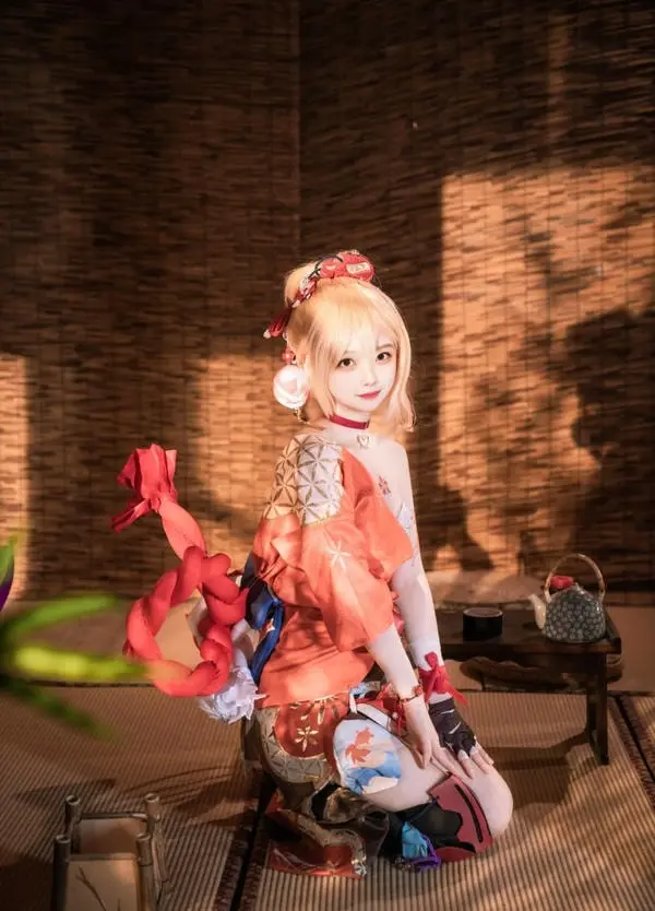 Gái cos yukata xinh lồn hồng ngồi mời đụ Gái cos yukata xinh lồn hồng ngồi mời đụ