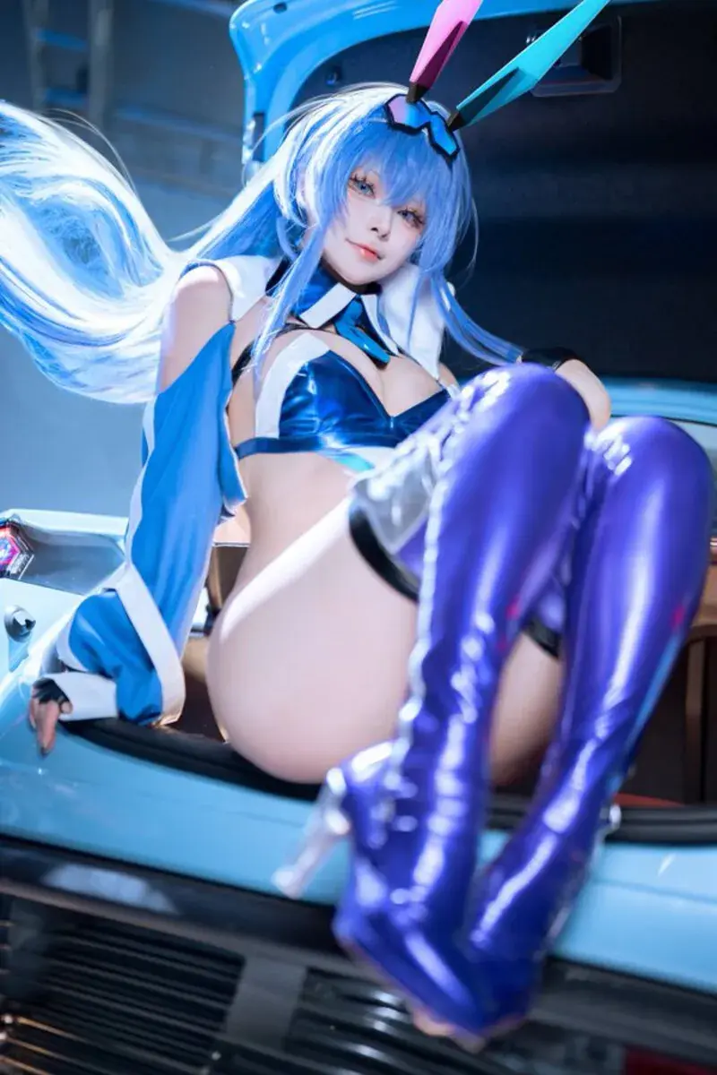 Gái cosplay bunny anime vú bự mông cong lồn ướt Gái cosplay bunny anime vú bự mông cong lồn ướt