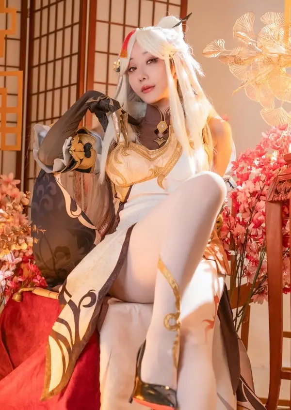 Gái xinh cosplay lồn non dạng háng mời đụ Gái xinh cosplay lồn non dạng háng mời đụ