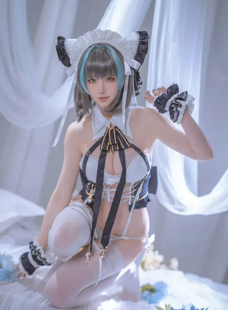 Maid cosplay dâm lồn ướt vú bự Maid cosplay dâm lồn ướt vú bự