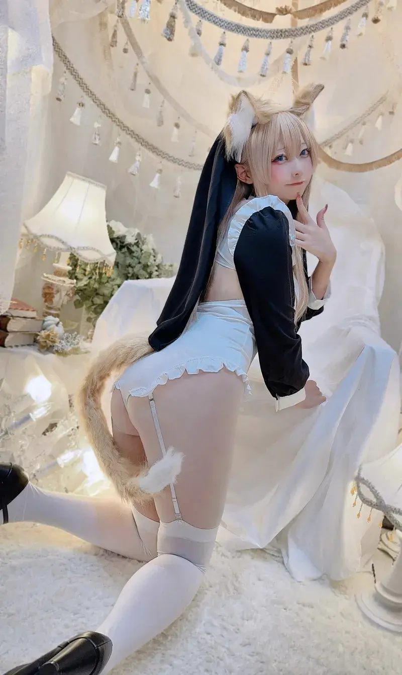 Maid mèo cosplay lắc đít lộ lồn dâm Maid mèo cosplay lắc đít lộ lồn dâm