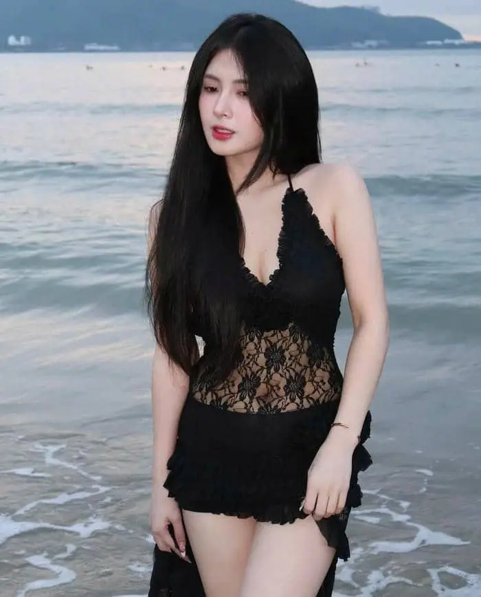 Quynh alee diện đồ bơi gợi cảm bộ trang phục hai mảnh quyến rũ Quynh alee diện đồ bơi gợi cảm bộ trang phục hai mảnh quyến rũ