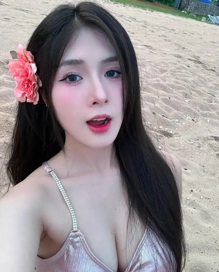 Quỳnh alee gợi cảm trong bộ đồ bơi hai mảnh quyến rũ Quỳnh alee gợi cảm trong bộ đồ bơi hai mảnh quyến rũ