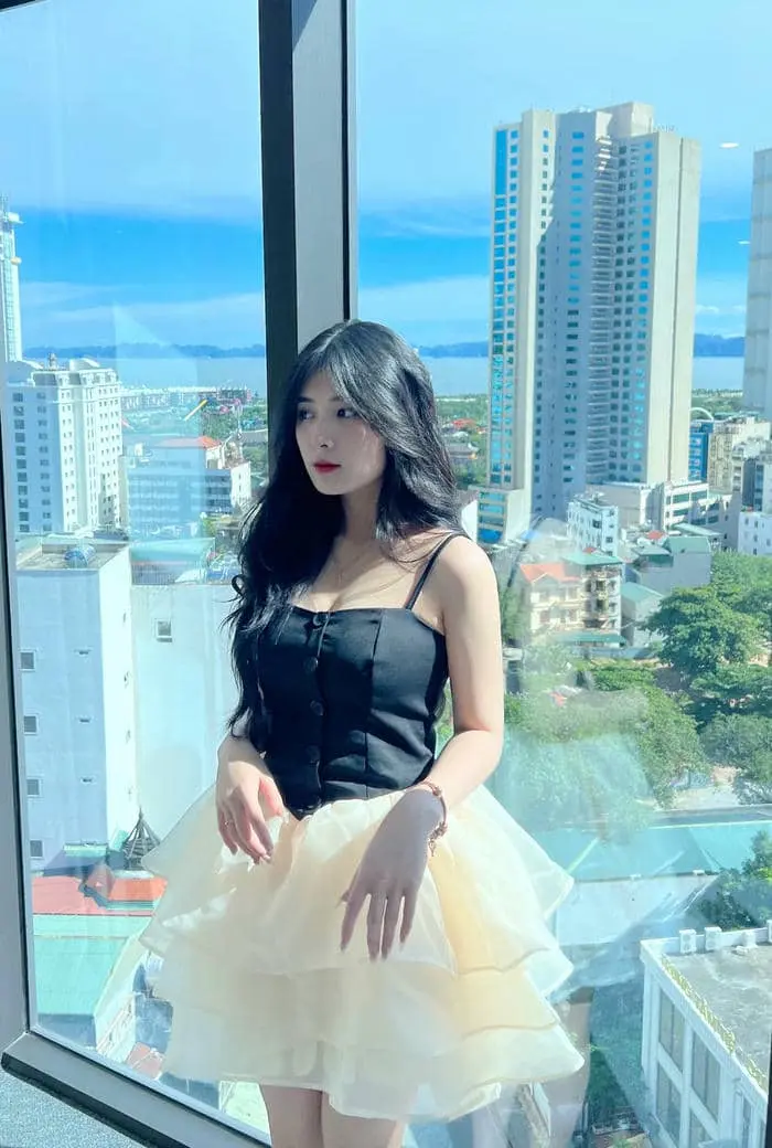 Quỳnh alee gợi cảm với trang phục hai mảnh ảnh đẹp mắt Quỳnh alee gợi cảm với trang phục hai mảnh ảnh đẹp mắt