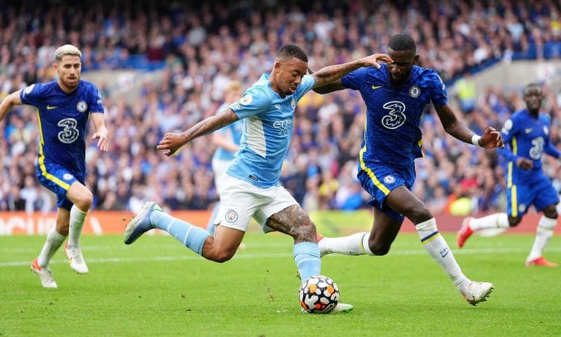 Áp lực từ UEFA và bóng đá châu Âu